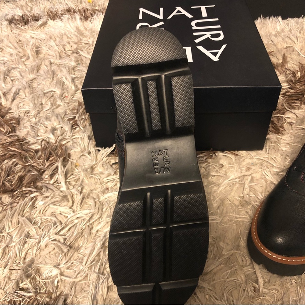 LUCY ,Naturalizer  Booties  9M - Picture 6 of 8